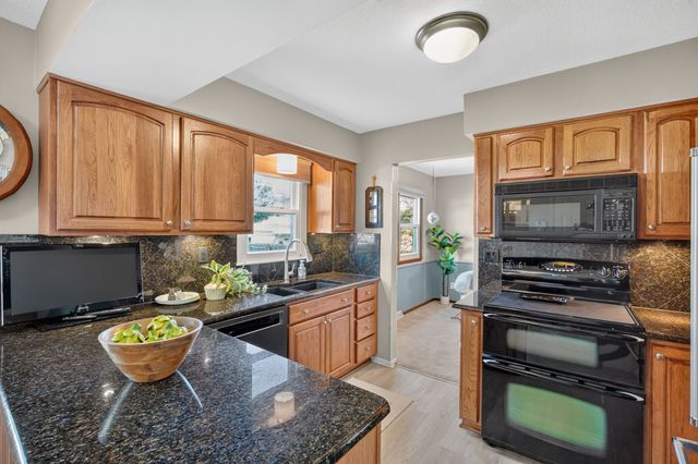 4009 E 23rd Street, Des Moines, IA 50317