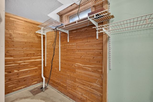 4009 E 23rd Street, Des Moines, IA 50317