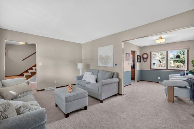 4009 E 23rd Street, Des Moines, IA 50317