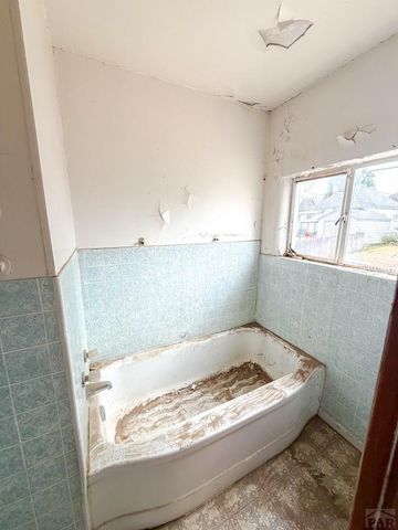 902 Santa Fe Ave, La Junta, CO 81050