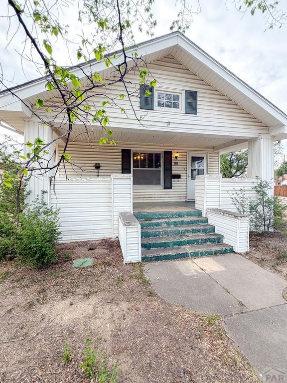 902 Santa Fe Ave, La Junta, CO 81050