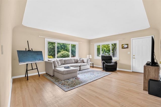 75 Hillside Drive, Battle Creek, MI 49017