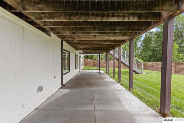 15821 N 2 Street, Bennington, NE 68007