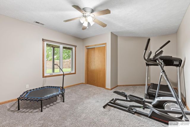 15821 N 2 Street, Bennington, NE 68007