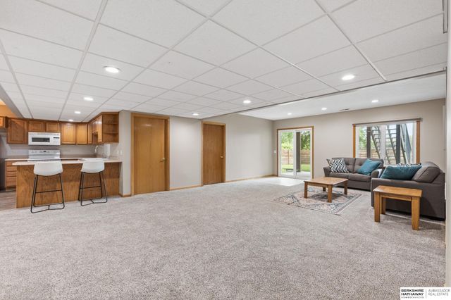 15821 N 2 Street, Bennington, NE 68007