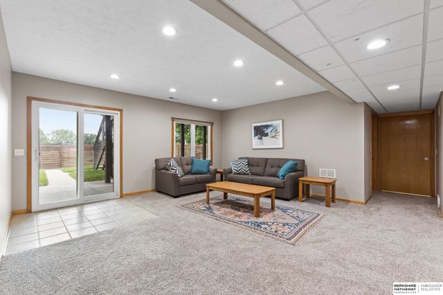 15821 N 2 Street, Bennington, NE 68007