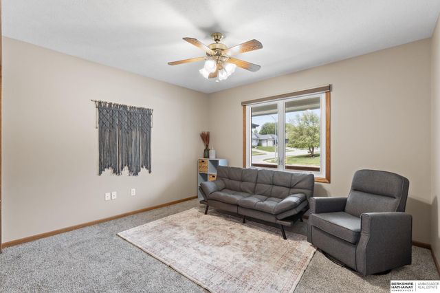 15821 N 2 Street, Bennington, NE 68007