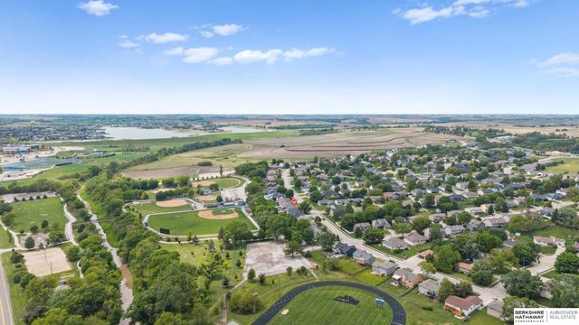 15821 N 2 Street, Bennington, NE 68007
