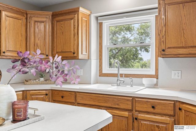 15821 N 2 Street, Bennington, NE 68007