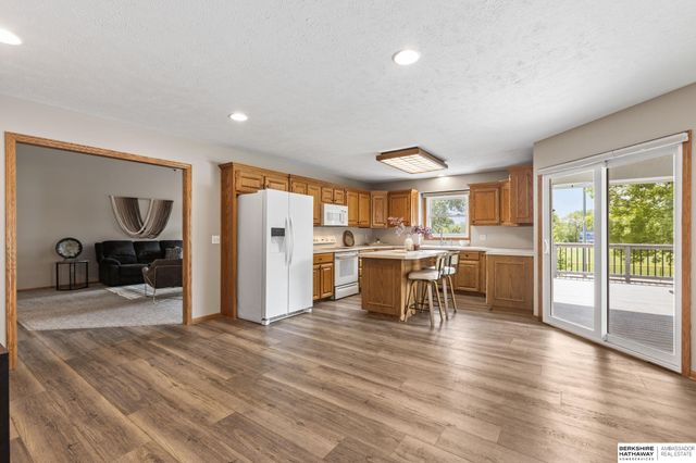 15821 N 2 Street, Bennington, NE 68007