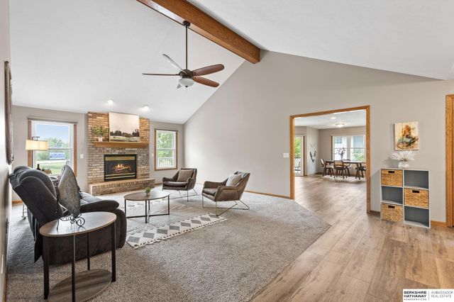 15821 N 2 Street, Bennington, NE 68007