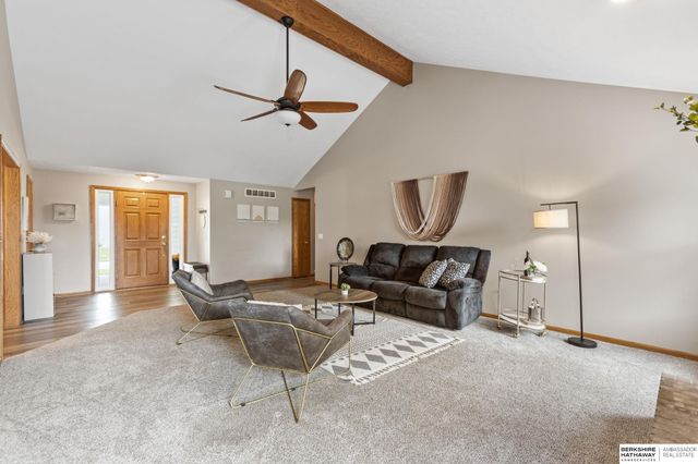 15821 N 2 Street, Bennington, NE 68007