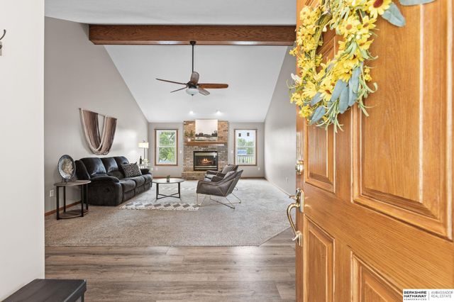 15821 N 2 Street, Bennington, NE 68007