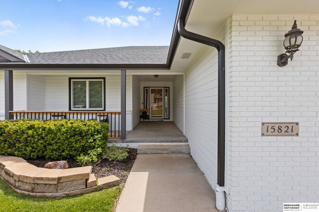 15821 N 2 Street, Bennington, NE 68007