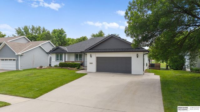 15821 N 2 Street, Bennington, NE 68007