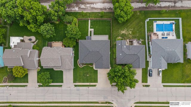 15821 N 2 Street, Bennington, NE 68007