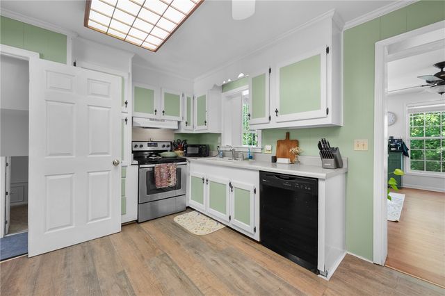 100 Woodburn Drive, Taylors, SC 29687