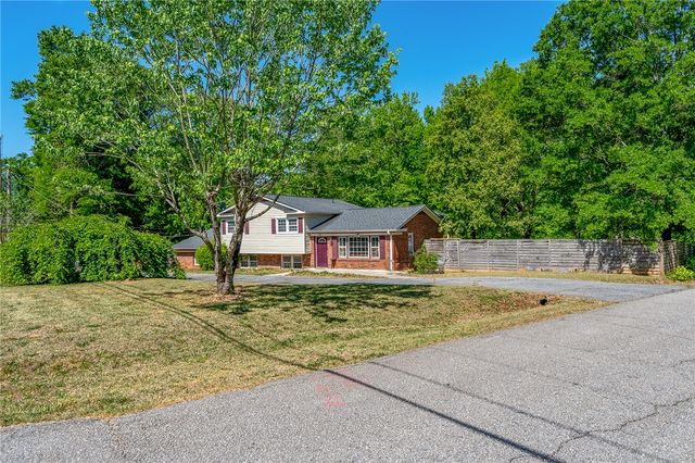 100 Woodburn Drive, Taylors, SC 29687