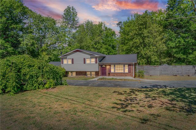 100 Woodburn Drive, Taylors, SC 29687