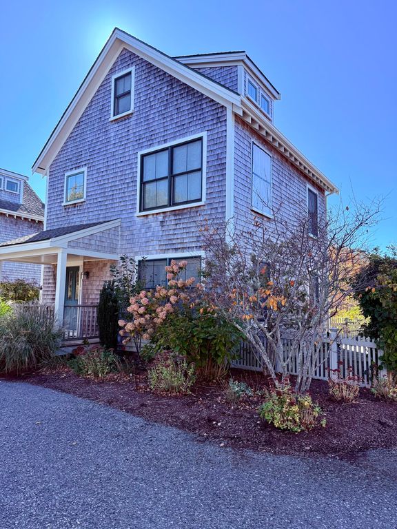 16 Meadow Road UNIT 16, Provincetown, MA 02657