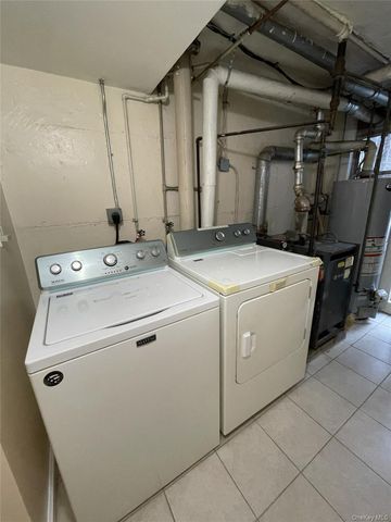 14803 61st Road, Flushing, NY 11367