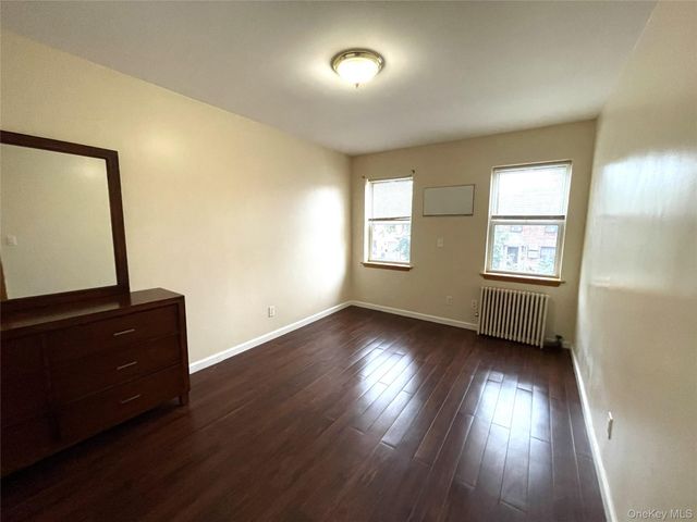 14803 61st Road, Flushing, NY 11367