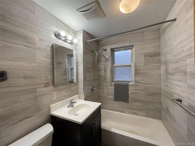 14803 61st Road, Flushing, NY 11367