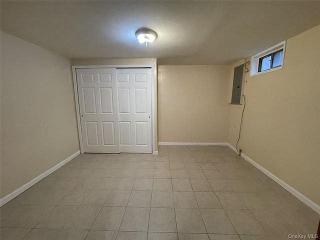 14803 61st Road, Flushing, NY 11367