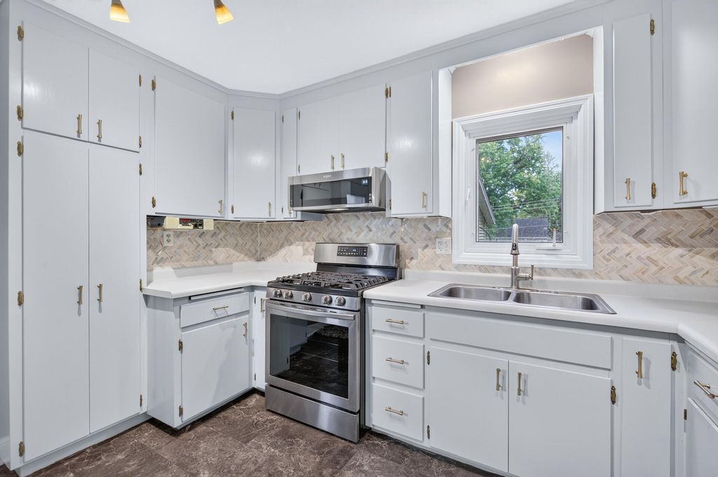 2431 Ridge Lane, Mounds View, MN 55112 — photo 5