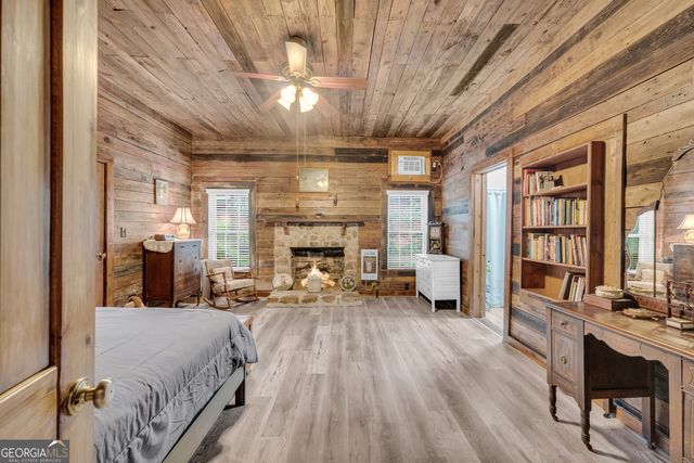 2657 Wolf Pit, Eastanollee, GA 30538