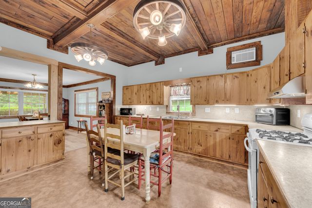 2657 Wolf Pit, Eastanollee, GA 30538