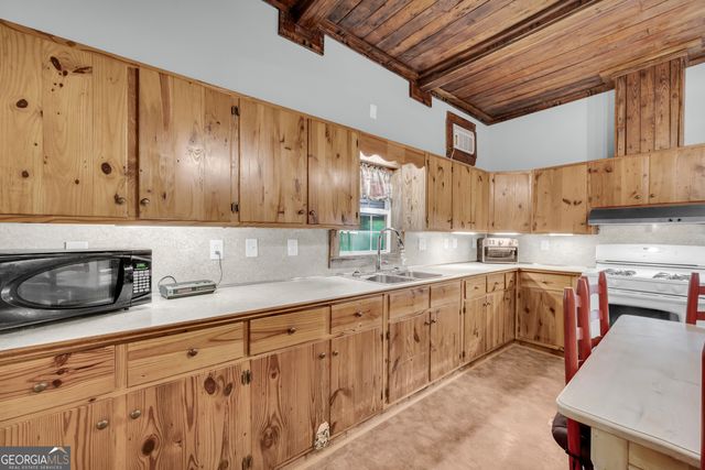 2657 Wolf Pit, Eastanollee, GA 30538
