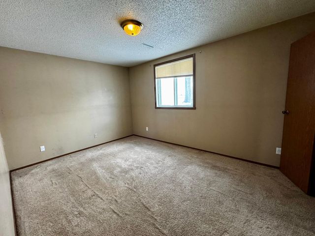 3620 Village Green Lane, Moorhead, MN 56560