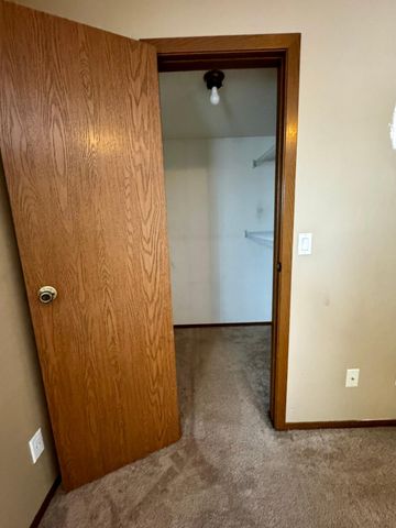 3620 Village Green Lane, Moorhead, MN 56560