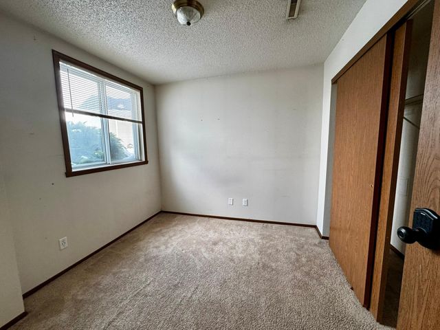 3620 Village Green Lane, Moorhead, MN 56560