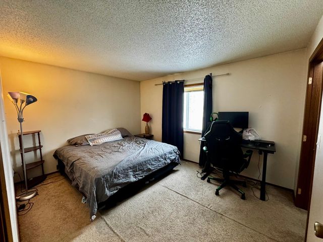 3620 Village Green Lane, Moorhead, MN 56560