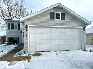 3620 Village Green Lane, Moorhead, MN 56560