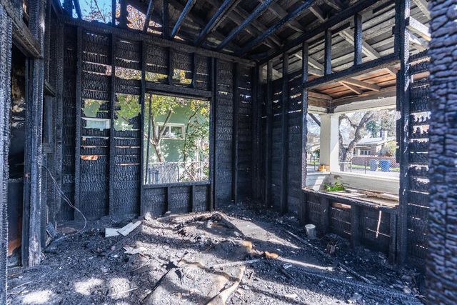 1039 N Roosevelt Avenue, Fresno, CA 93728