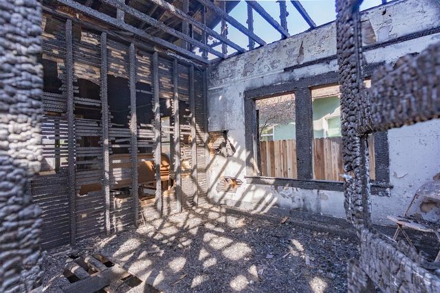 1039 N Roosevelt Avenue, Fresno, CA 93728