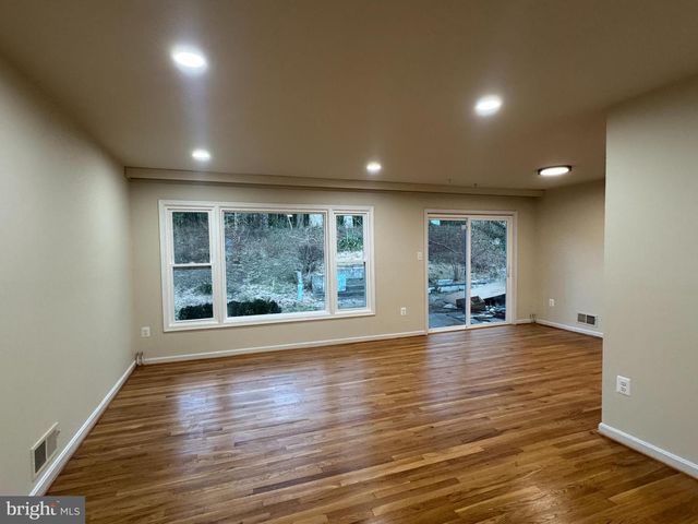 6437 ALLOWAY CT, Springfield, VA 22152