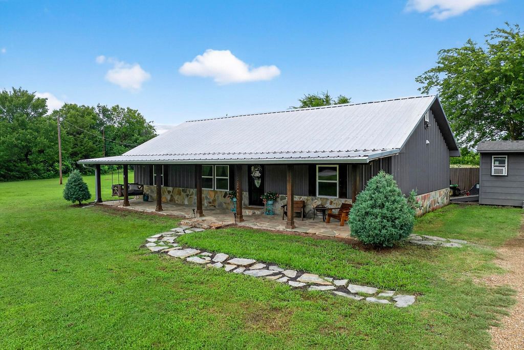 1008 County Road 4759, Sulphur Springs, TX 75482