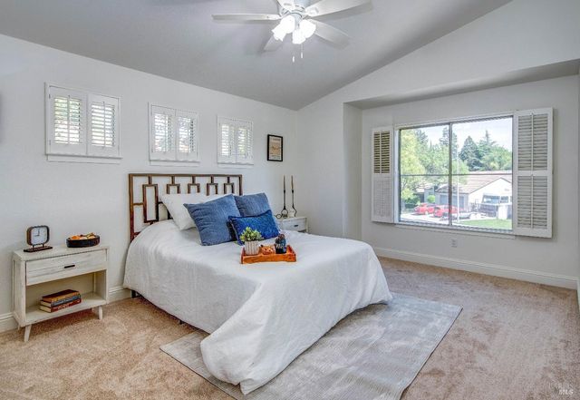 724 Ashford Ct, Vacaville, CA 95687