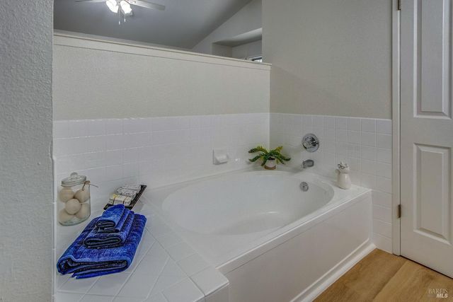 724 Ashford Ct, Vacaville, CA 95687