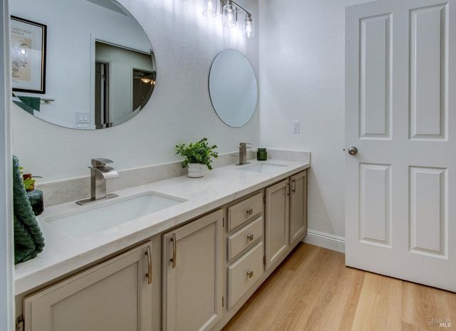 724 Ashford Ct, Vacaville, CA 95687