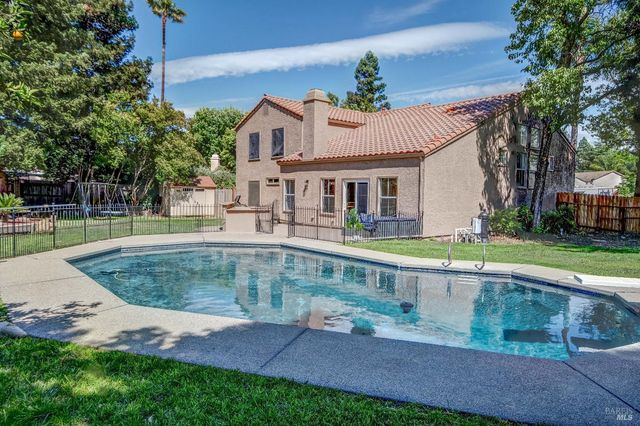 724 Ashford Ct, Vacaville, CA 95687