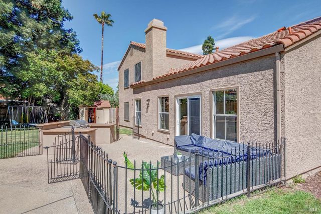 724 Ashford Ct, Vacaville, CA 95687