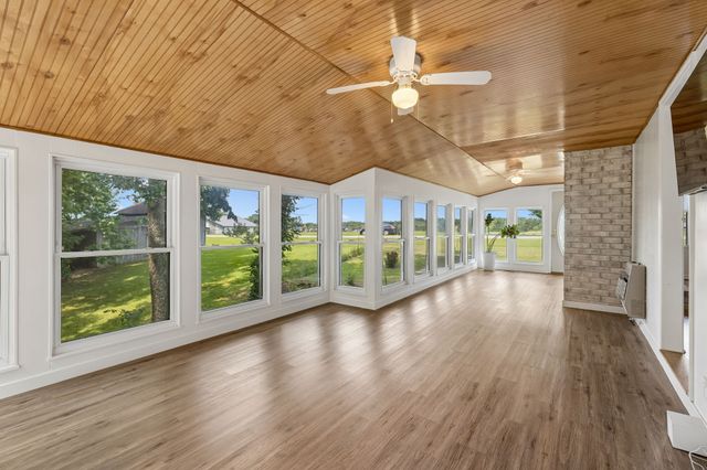 1525 E Piney Rd, Dickson, TN 37055