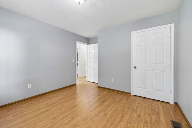 1525 E Piney Rd, Dickson, TN 37055