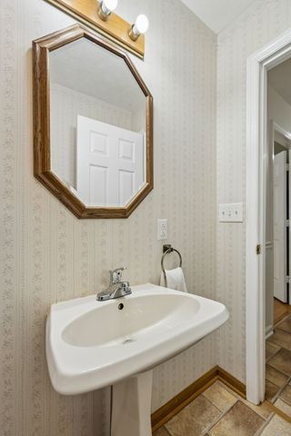 1525 E Piney Rd, Dickson, TN 37055