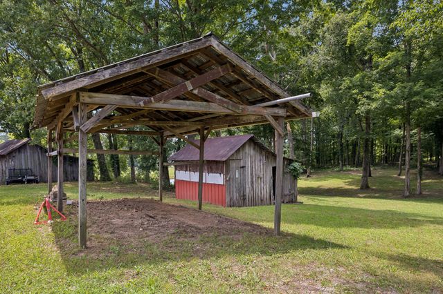 1525 E Piney Rd, Dickson, TN 37055